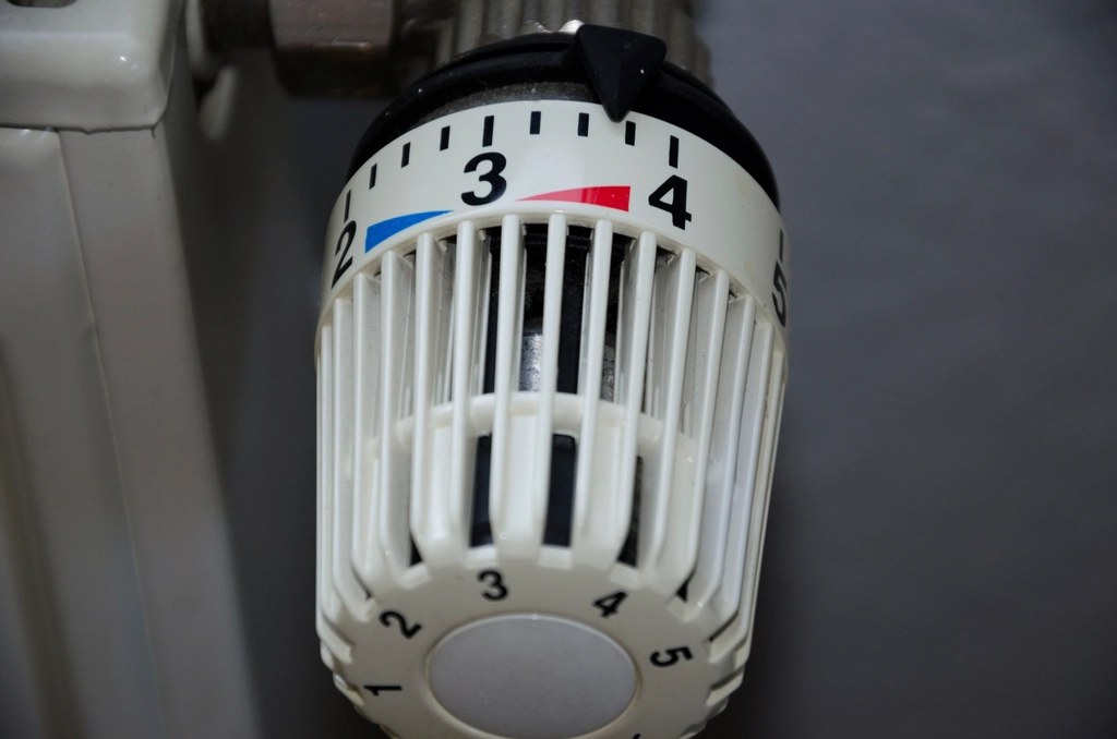 Thermostatventil am Heizkörper, Skala von eins bis fünf